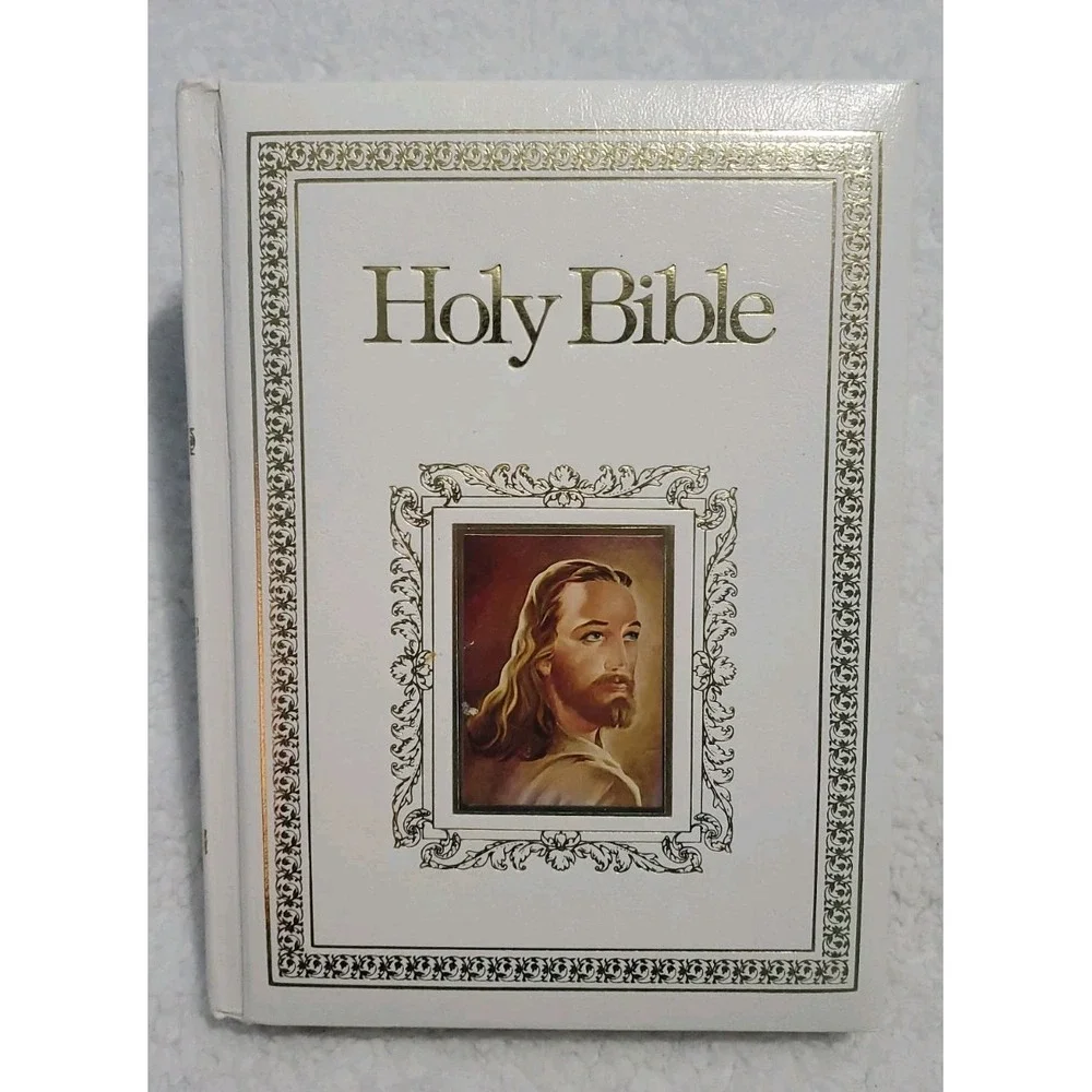 Vintage 1978 Regency White Holy Bible KJV Pictures Red Letter Family Edition 11